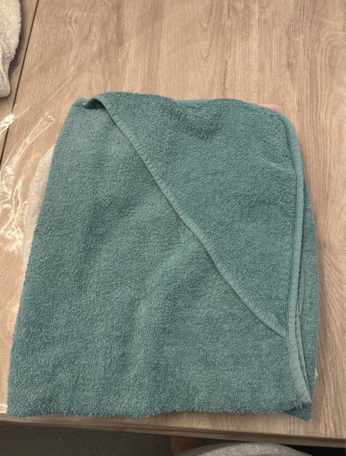 Lot cape de bain - photo numéro 3