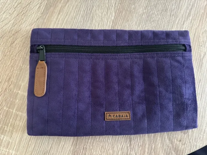 Pochette Cabaïa frontale violet velours