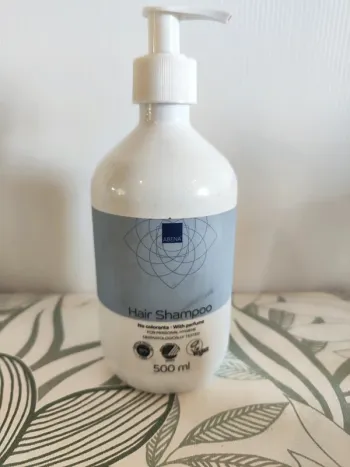 Abena shampooing sans colorants avec parfum 500ml à utiliser 12 mois après ouverture