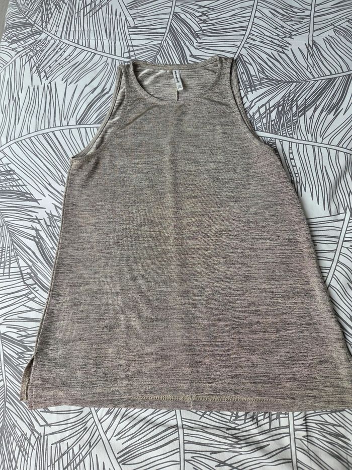 Top beige/dorée Stradivarius