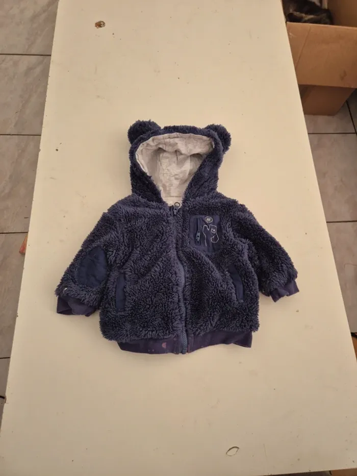 Gilet à capuche 3 mois