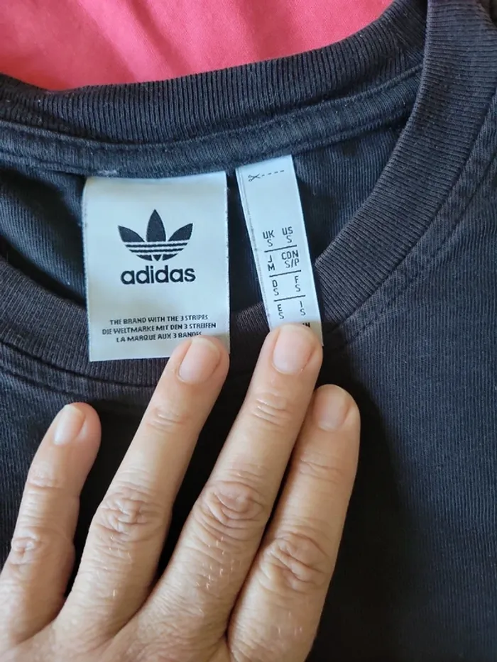 Tee-shirt adidas taille s - photo numéro 2