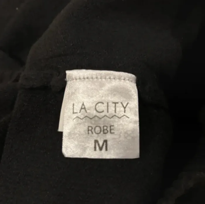 Jolie robe col V La City taille 38/M en très bon état - photo numéro 7