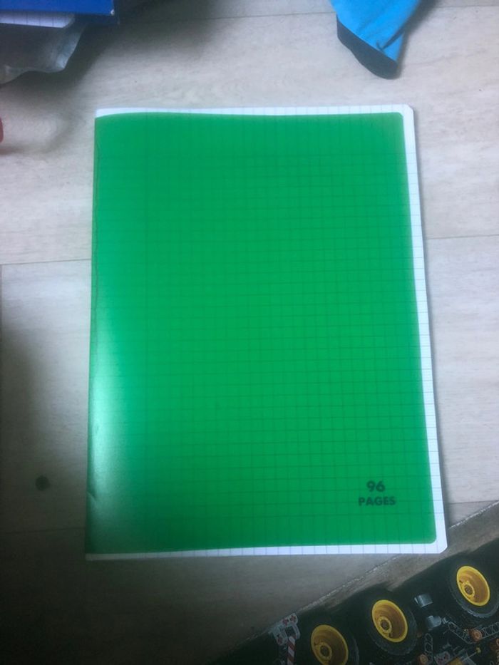 Cahier vert 24x32cm