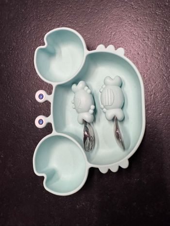 Assiette et couverts bébé crabe vert d’eau