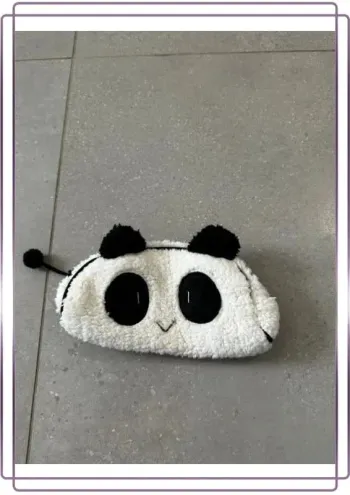 Petite trousse panda, bon état, 20x10cm