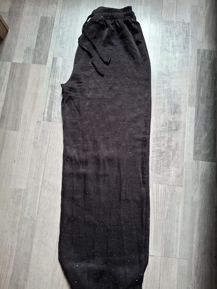 Pantalon palazzo noire avec strass - photo numéro 3