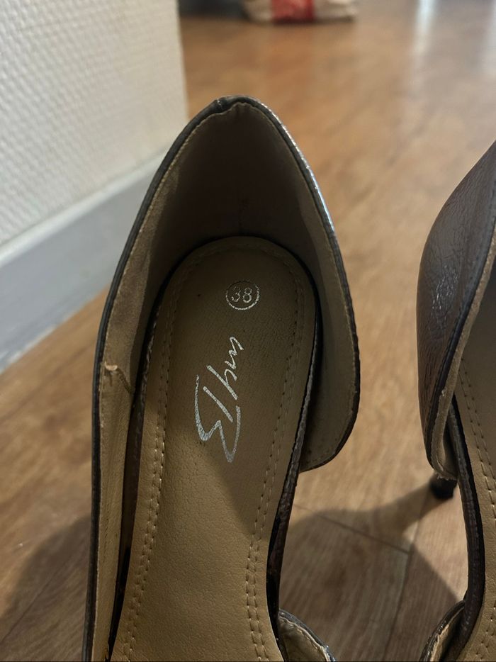 Escarpins couleur or très bon état 👠 - photo numéro 2
