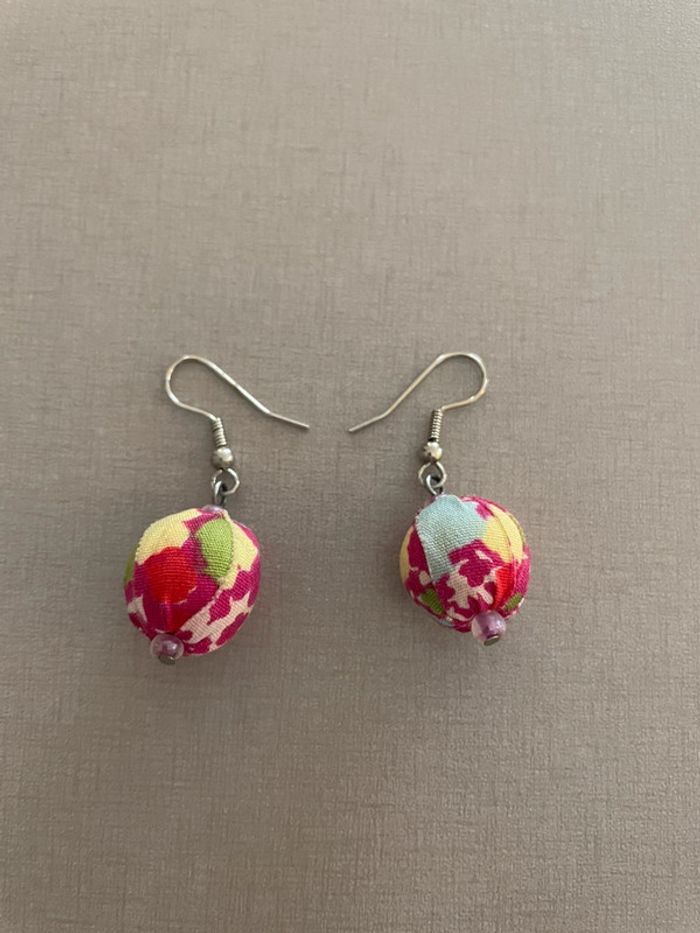 Boucles d’oreilles tissus