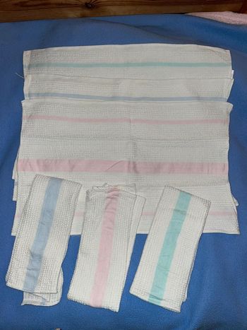 6 petites serviettes de table