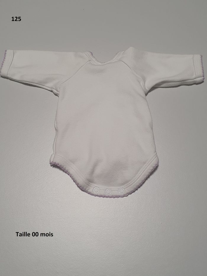Boddy blanc et lisere violet Taille 00 mois - photo numéro 2