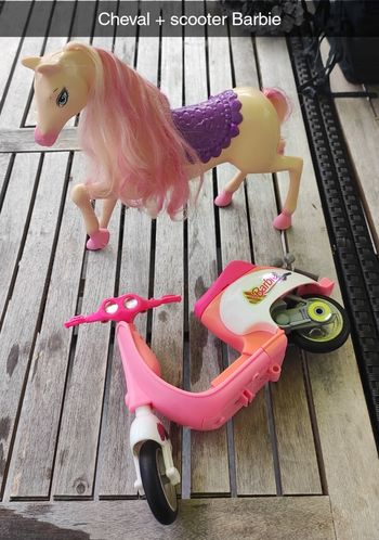 Cheval + scooter Barbie