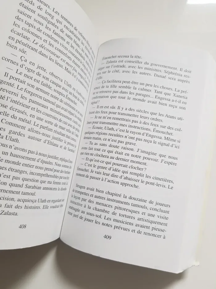 David Eddings (Écrivain) La trilogie des périls, tome 2 : Ceux-Qui-Brillent - photo numéro 3