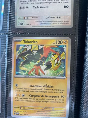 Carte Pokémon holographique neuf