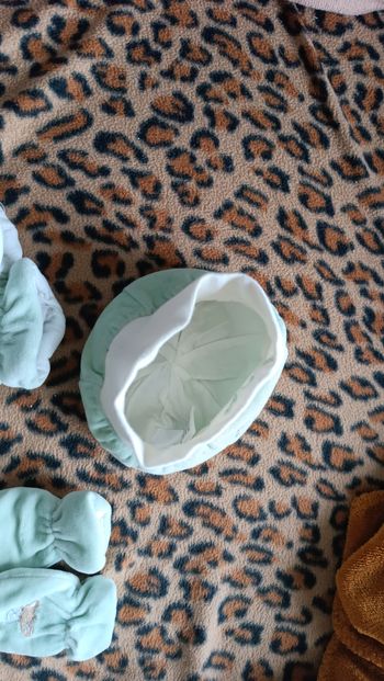 Ensemble bonnet, moufle et chausson