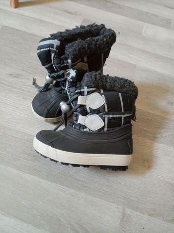 Bottes de neige 20 21 Mc kinley très bon état