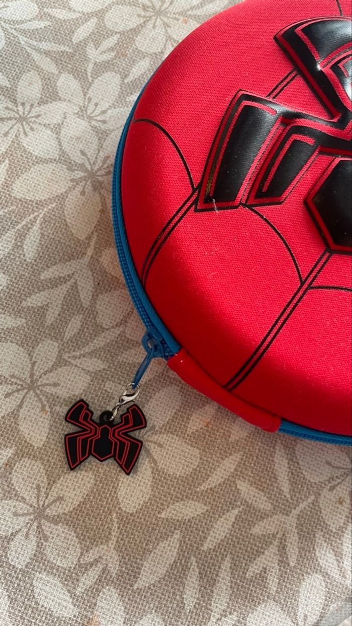 Boîte ronde Spider-Man – rangement ou trousse rigide - photo numéro 3