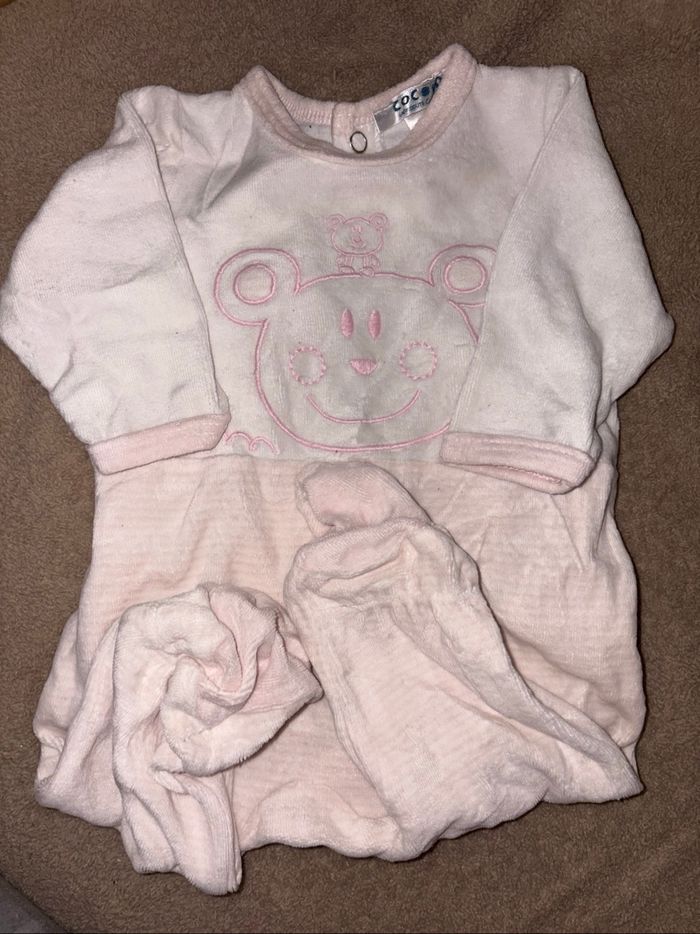 2 pyjamas