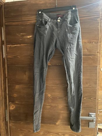 Slim skinny gris