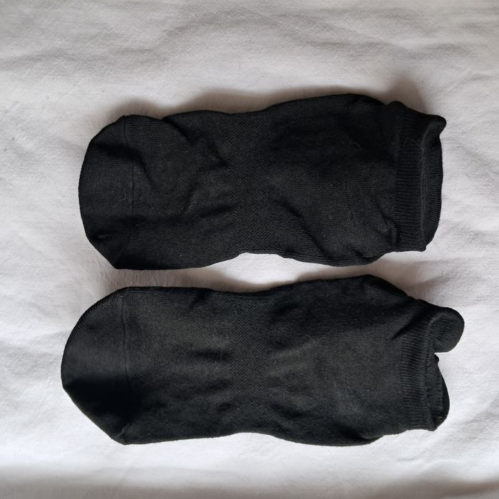Chaussettes de yoga noires neuves Taille 36/ 39 - photo numéro 2