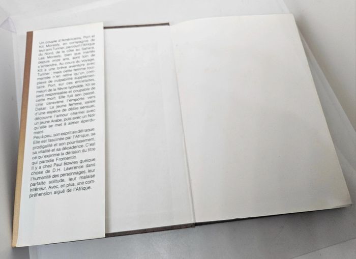 "Un thé au Sahara", de Paul Bowles.
296 pages.
ISBN : 2.7242.6003.1 - photo numéro 3