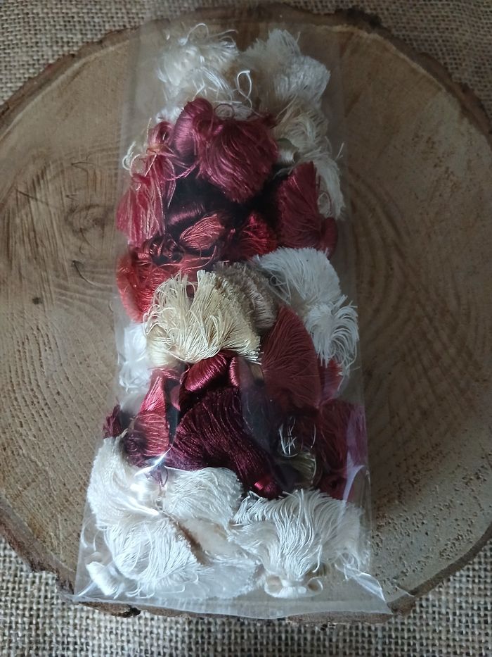 Lot de 50 glands pompons crème beige bordeaux blanc - photo numéro 4