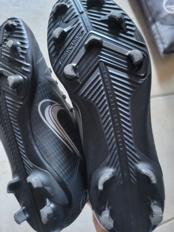 Chaussure de foot nike - photo numéro 3