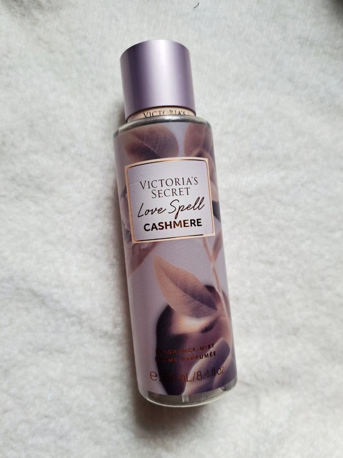 Brume corporelle parfumée Victoria's Secret Love Spell Cashmere 💜