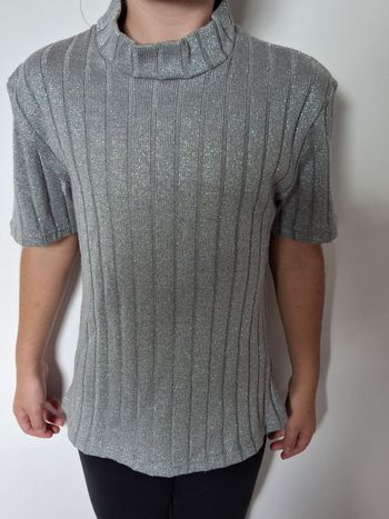 Joli haut argenté manches courtes
