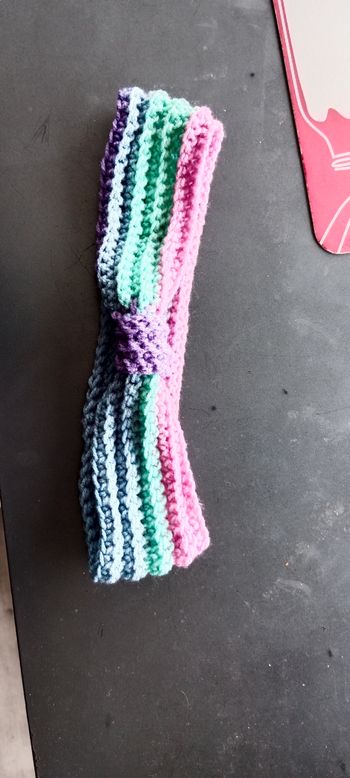 Bandeau cache oreille crochet