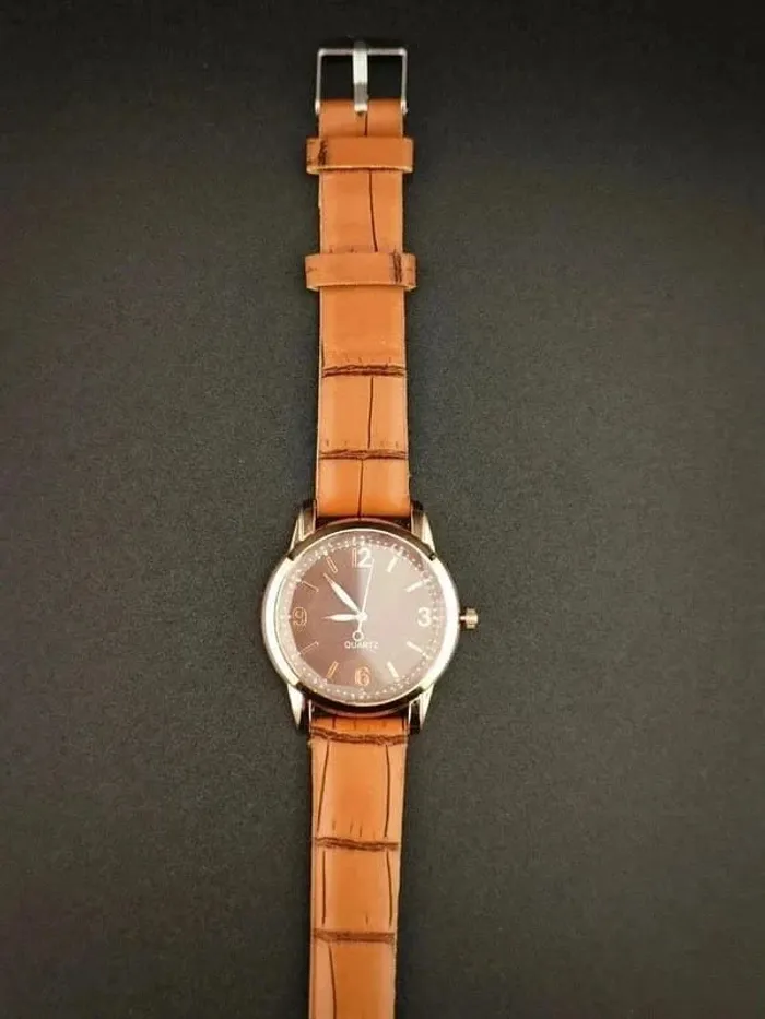 Montre marron chocolat, style classique - photo numéro 3