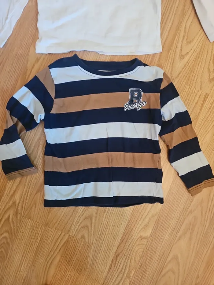 Lot de 2 tee shirts garçon 5 ans - photo numéro 2