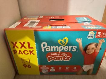 Couche Pampers taille 5