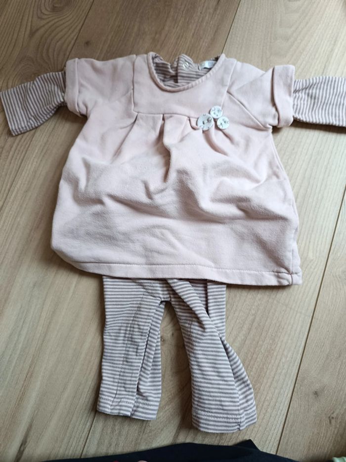Lot de 3 mois fille  (pantalon, bodys, pyjamas léger et ) - photo numéro 3