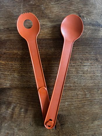 Vintage couverts à salade Tupperware orange