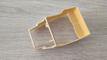 Carcasse intérieur beige pièce détachée miniature jaguar SS 100 1937 1/18 burago #B62