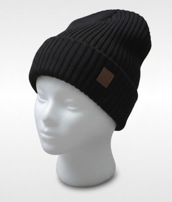 Bonnet noir tricoté