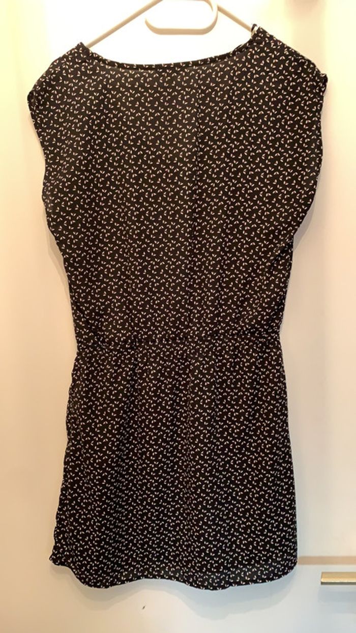 Petite robe noire imprimée - photo numéro 2