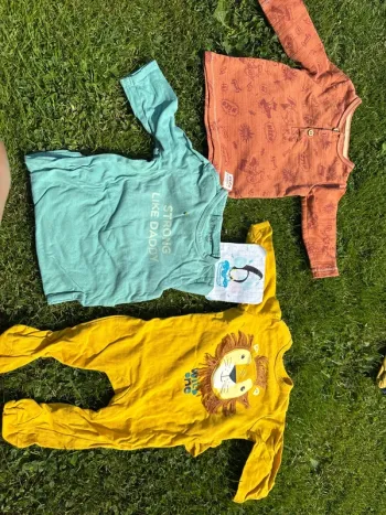 Lot 6 mois  2 pyjamas Kiabi  1 Sweet creeks