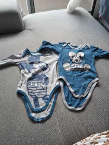 Lot 2 bodies 12 mois mickey