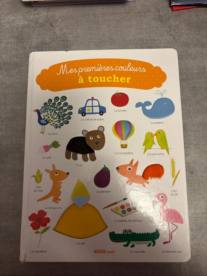 Livre mes premières couleurs à toucher