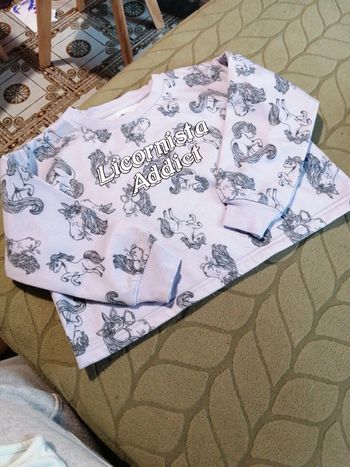 Sweat licornes lila