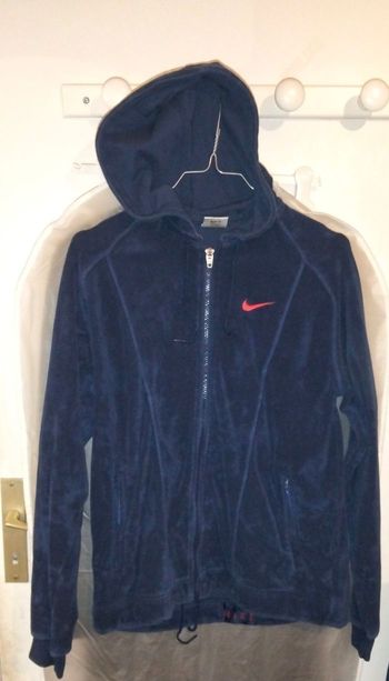 Gilet Nike à capuche poche zippée logo brodé 