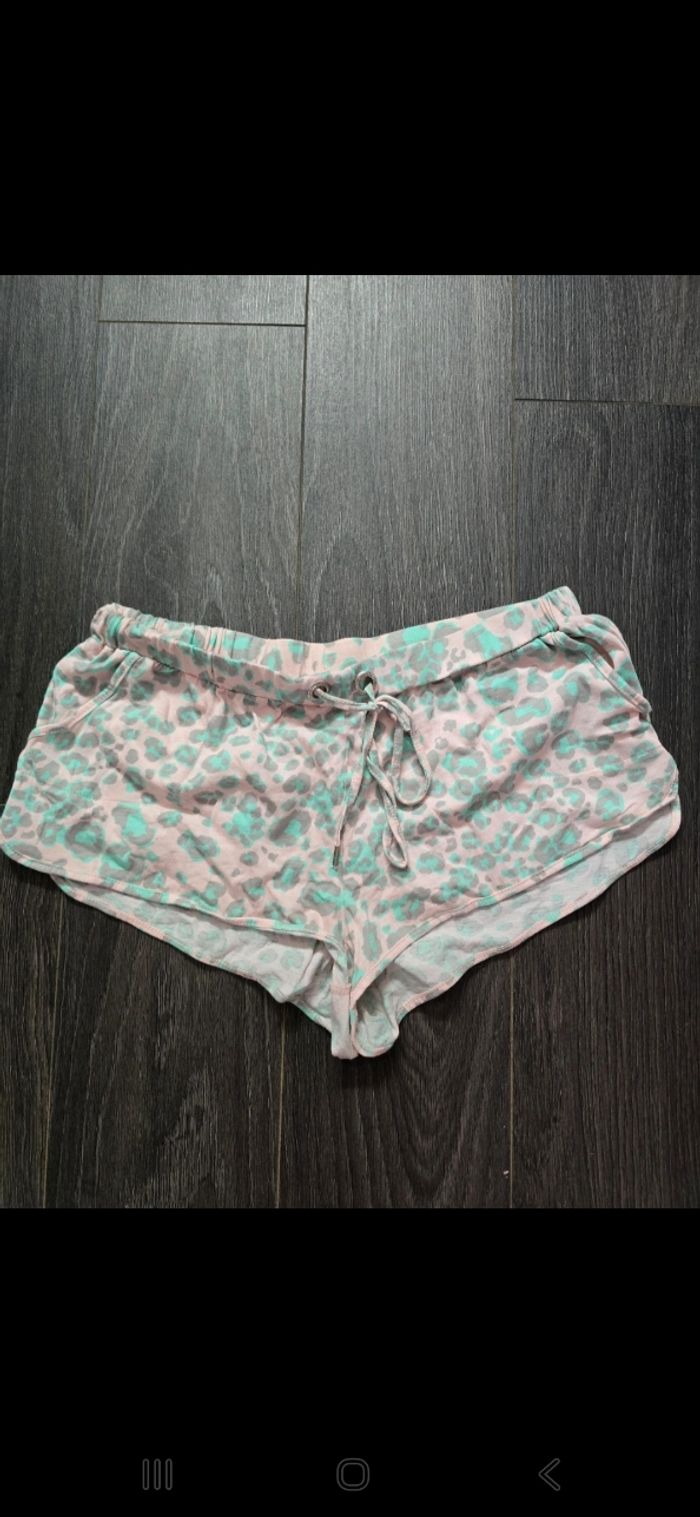 Short Undiz
