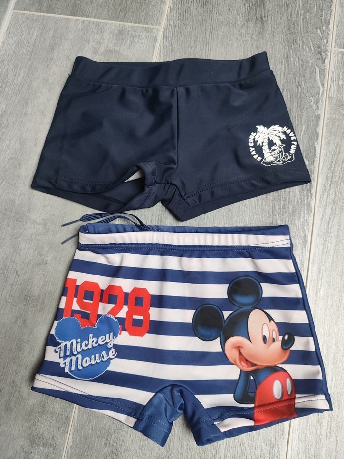 Lot 2 maillot de bain en 2/3 ans et 4 ans