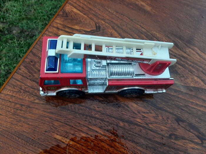 Camion de pompiers - photo numéro 2