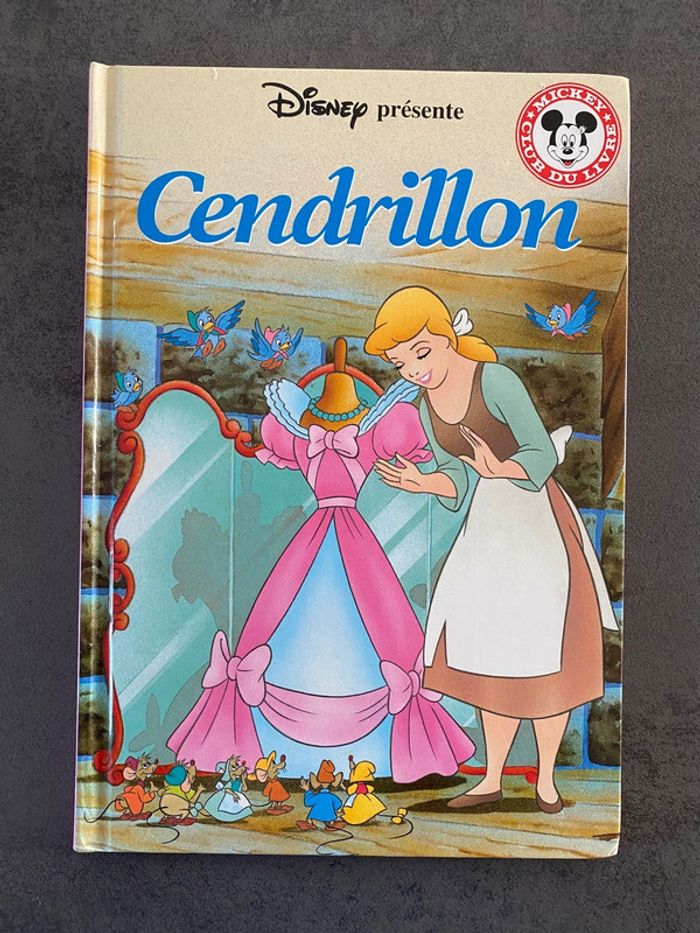 Livre « Cendrillon » Disney Hachette