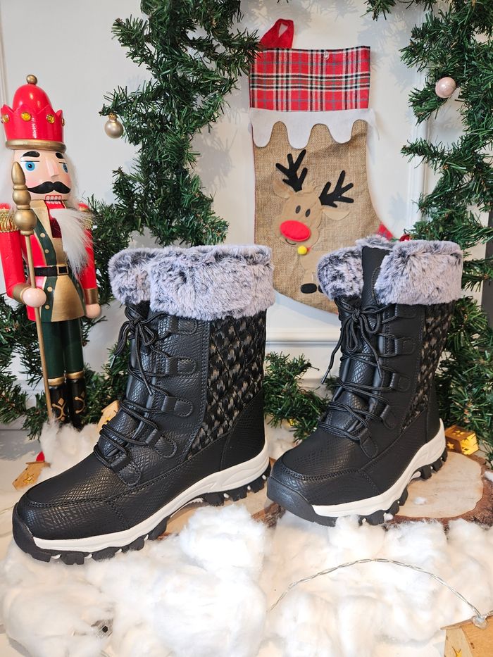 Lot chaussure d'hiver / Neige noir Hobibear  et cache oreille - photo numéro 4