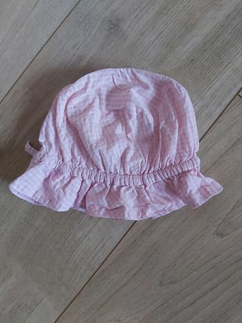 Chapeau fille 0/6 mois en très bon état (78)