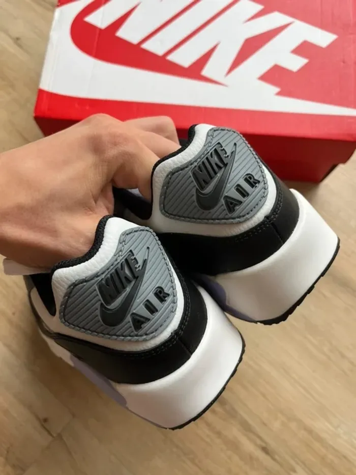 Nike Air Max 90 Leather White Black Violet 40 - photo numéro 3